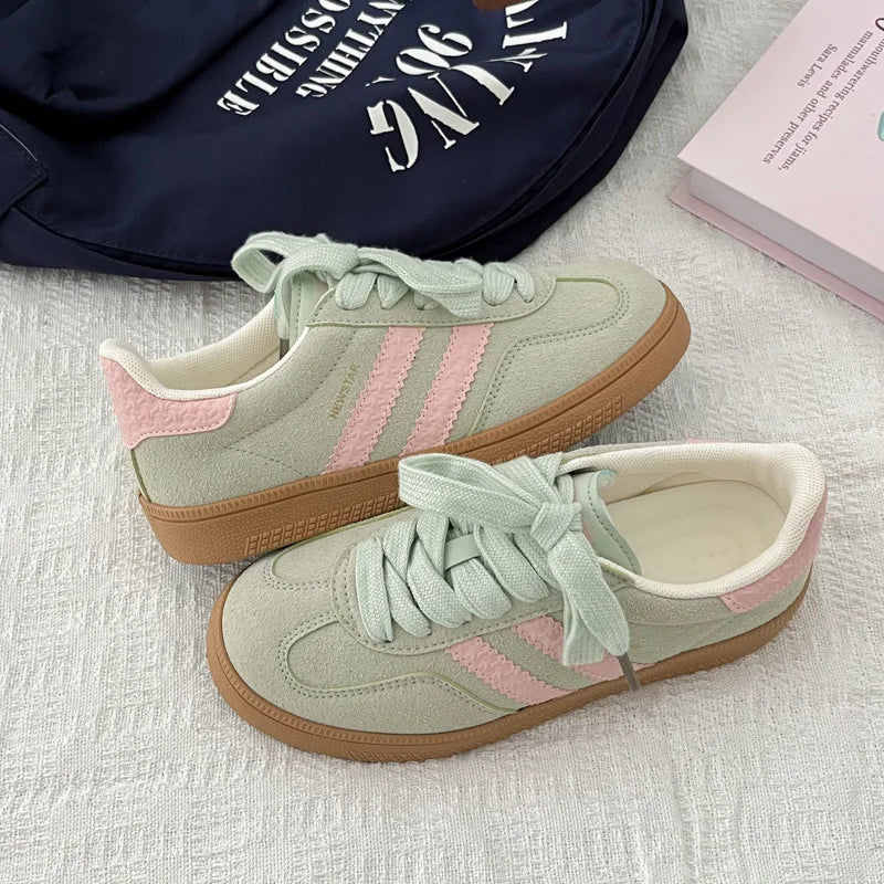 Vintage-style sneakers for women, new style white sneakers, trendy women's sneakers for students, casual sneakers, board shoes