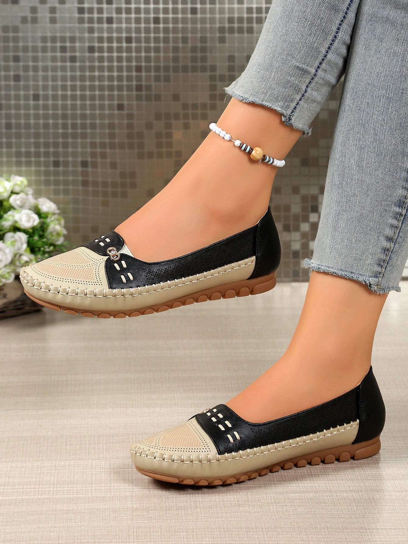 goreyodoly Women Slip On Loafers Wide Fit Comfortable Flats Lightweight Breathable Colorblock Shoes Chain Detail Durable Rubber