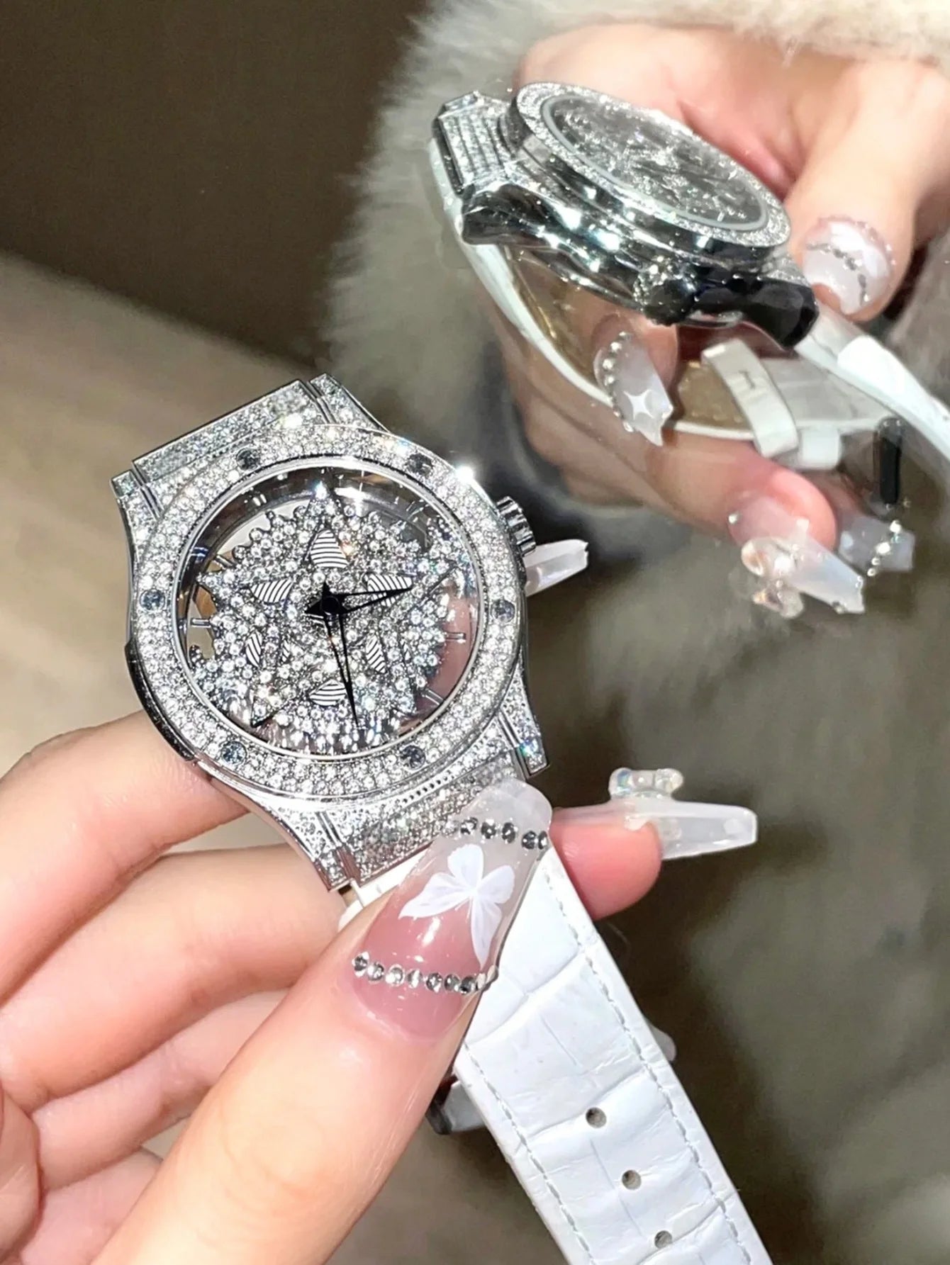 LSVTR New model High-End Elegant Fashionable Women's Watch with Transparent Case Back Rhinestone Embellishments