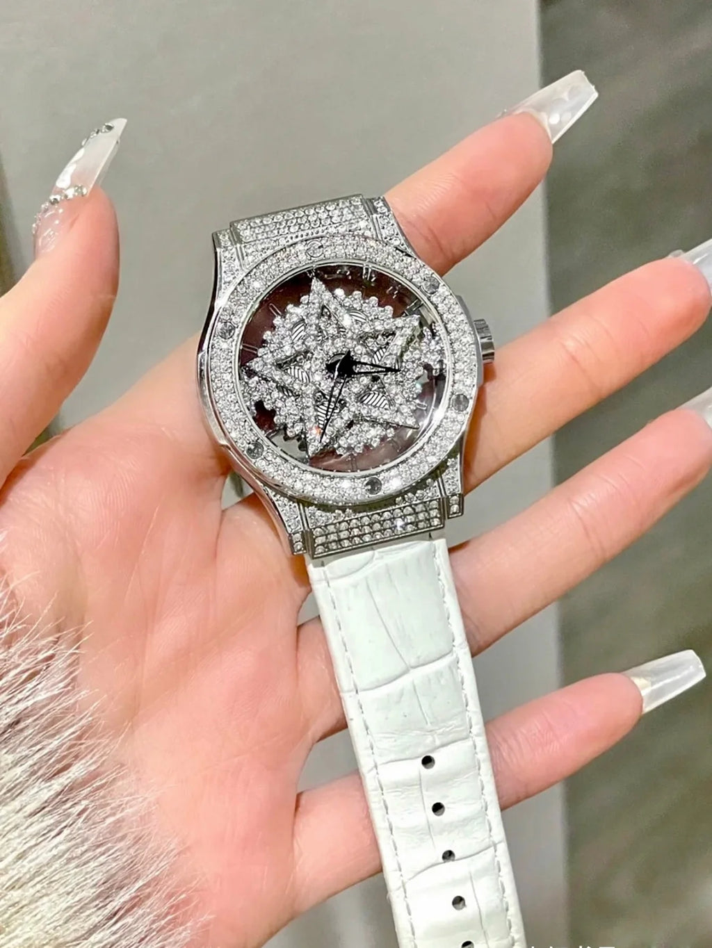 LSVTR New model High-End Elegant Fashionable Women's Watch with Transparent Case Back Rhinestone Embellishments